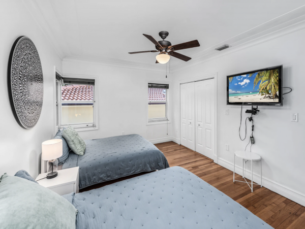 Exclusive Retreat 7 Bedrooms Movie Theater, Pool, Spa, Pool Table & More!